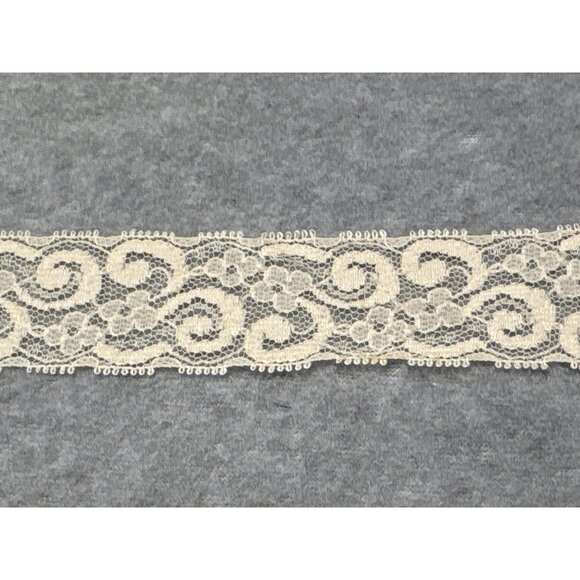 Ivory Lace Trim 1.25" wide x 2 yards + 30" Floral & Swirl Design Vintage Sewing/ - Picture 1 of 3